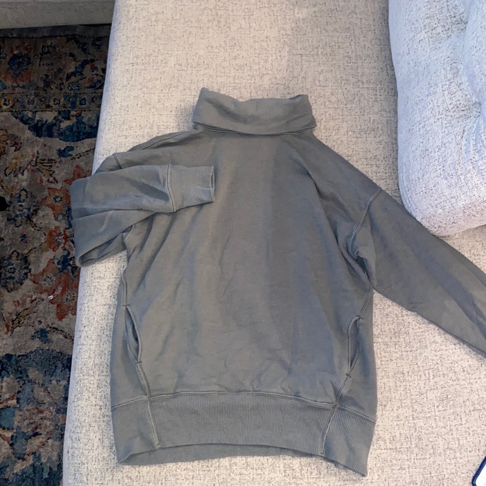 Aerie turtleneck sweatshirt